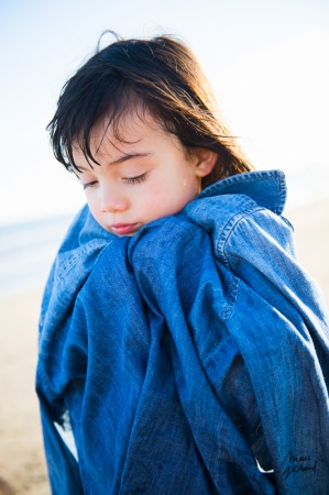 Seance photo mere fille sur la plage, près de Montpellier