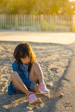Seance photo mere fille sur la plage, près de Montpellier