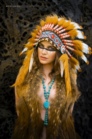 Shooting mode Béziers avec coiffe indienne