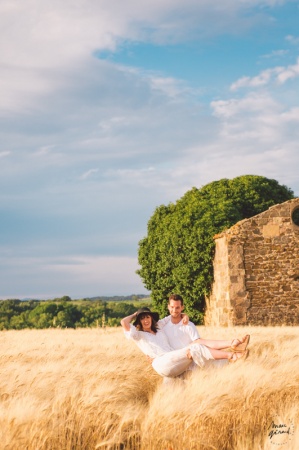 Photos de couple champ de blé