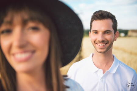 Photos de couple champ de blé